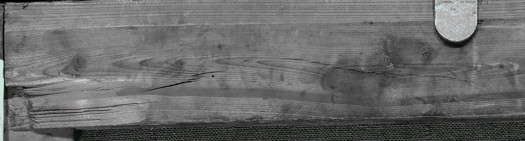 mnr/MNR00644/MNR 644 suspiscion d'inscription effacée contrastée N et B.jpg